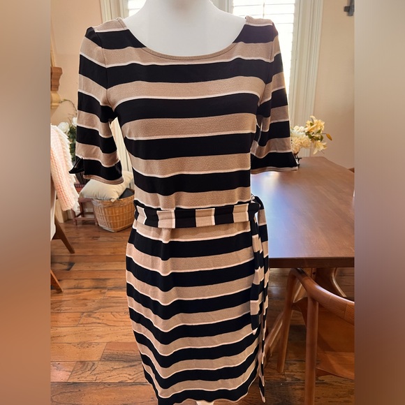 BANANA REPUBLIC TIE WAIST DRESS!  Size S - Picture 2 of 7